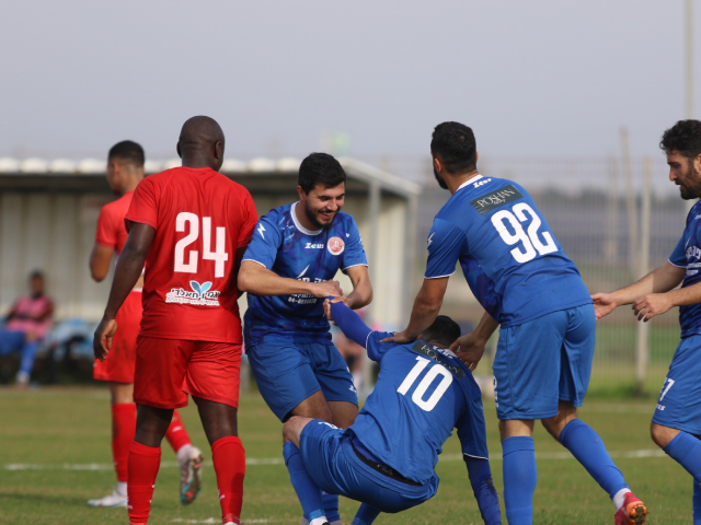 שחקני זלפה חוגגים (דאפר מחאמיד)